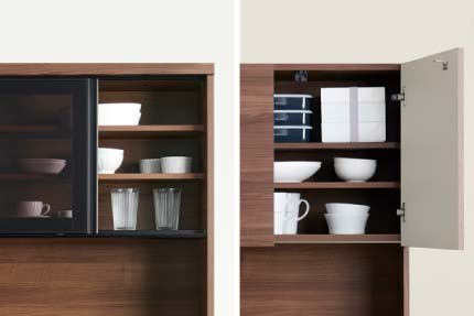 ECEM上台収納はスライドドアとスイングドアがあります