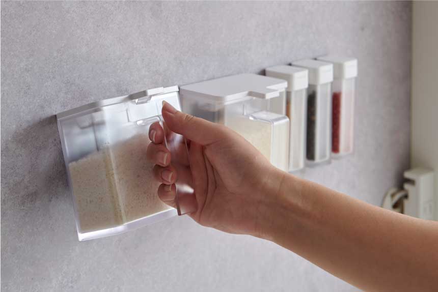 スチールバックパネル