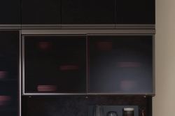 クリスタルブラック