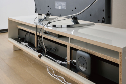 煩雑になりがちなコード類をまとめておけるコードストックスペース