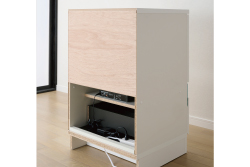 煩雑になりがちなコード類をまとめておけるコードストックスペース