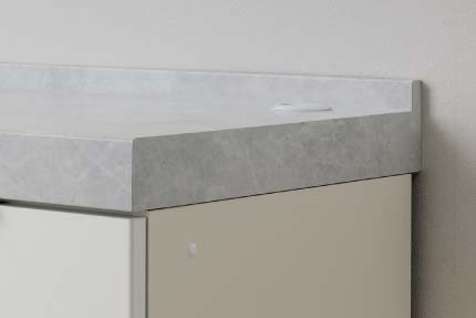 LC食器棚　壁面と密着した設置が可能