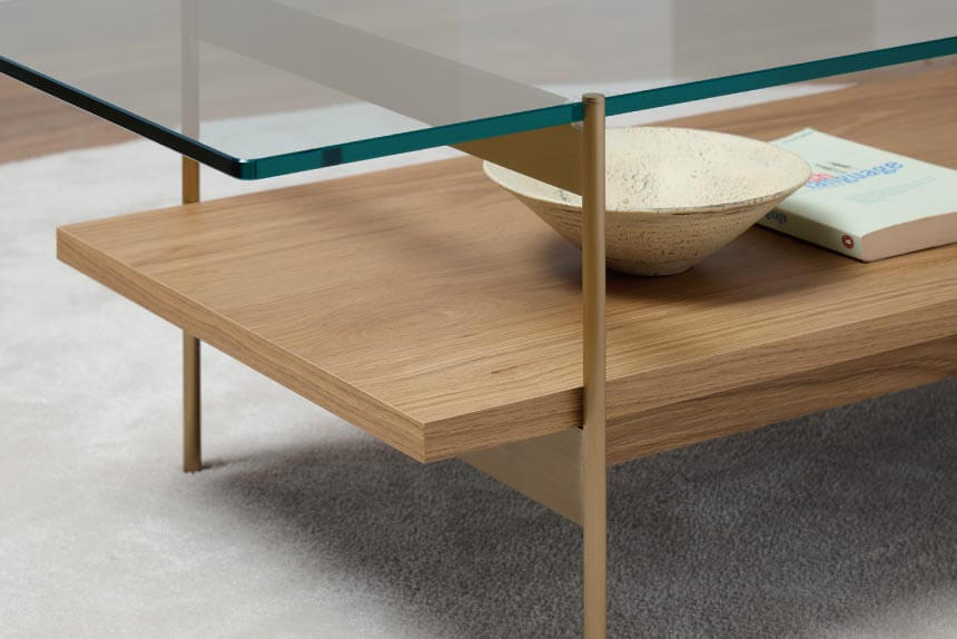 収納スペースになる木製棚板