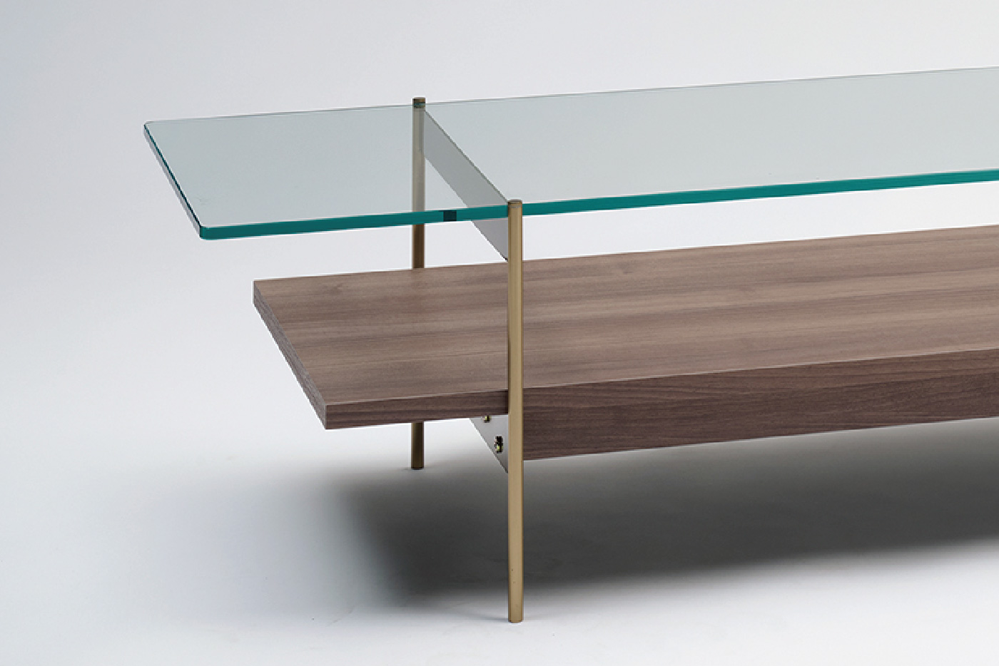 異素材を組み合わせたリビングテーブル（グレイッシュナット）