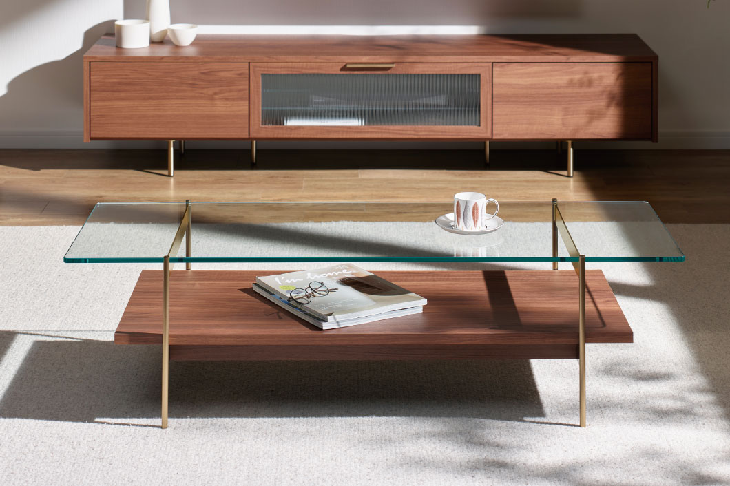 ウォールナットのNWテーブルレイアウト