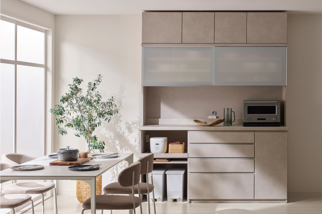 ラスターベージュのYS食器棚