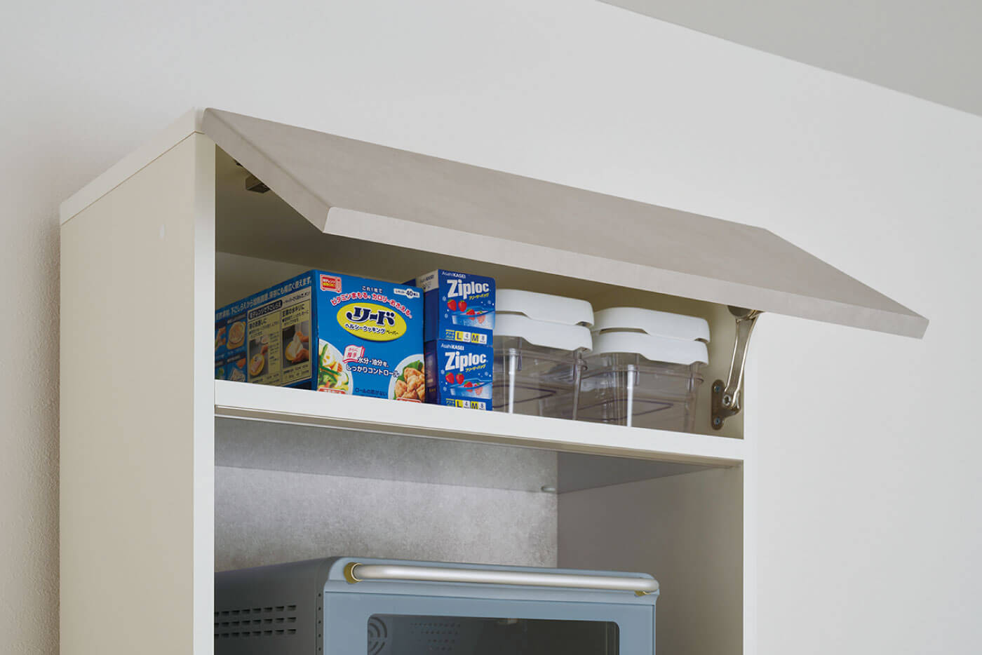 JNサイドアイテムの上部はフラップ扉収納