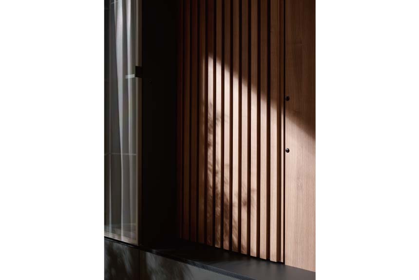 KPテレビボードのリブデザイン