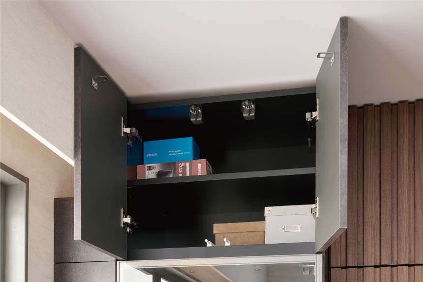 開き戸の収納機能付き。 プッシュオープンタイプ。