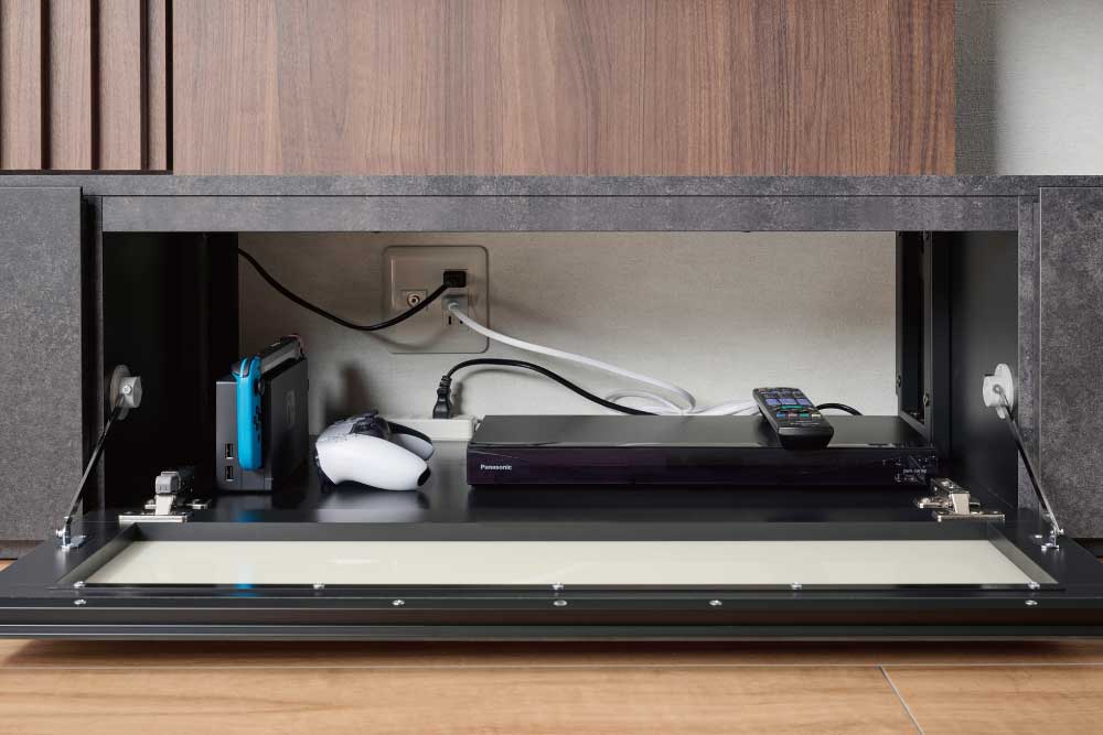 KPテレビボード-同色仕上げガラスフラップ扉